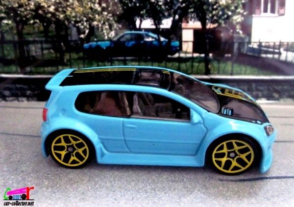 volkswagen-golf-gti-vw-golf-gti-hot-wheels-1-64-showroom-all-stars-2013-177