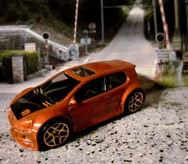 volkswagen-golf-gti-hot-wheels-new-model-2007-027-1-64