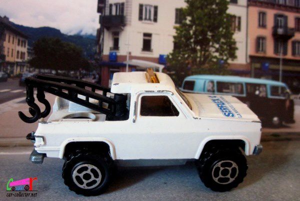 chevy-blazer-4x4-depanneuse-serflex-majorette-1-62-chevrolet-blazer-wrecker