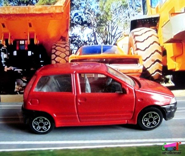 fiat-punto-peinture-rouge-burago-1-43
