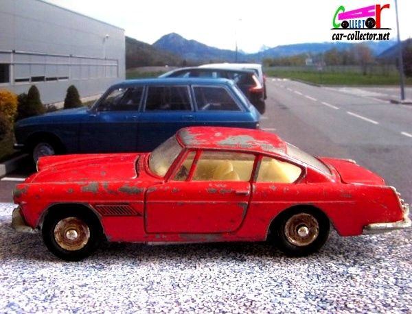 ferrari-250-gt-2+2-coupe-peinture-rouge-dinky-toys-meccano-france-1-43