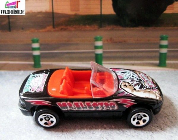 mazda-mx5-miata-2003-094-radical-wrestlers-hot-wheels-1-64
