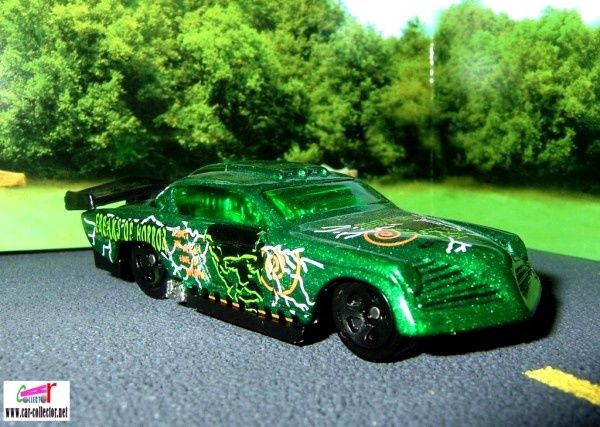 at-a-tude-studebaker-commander-starliner-1953-collector-977-1999-hot-wheels-1-64
