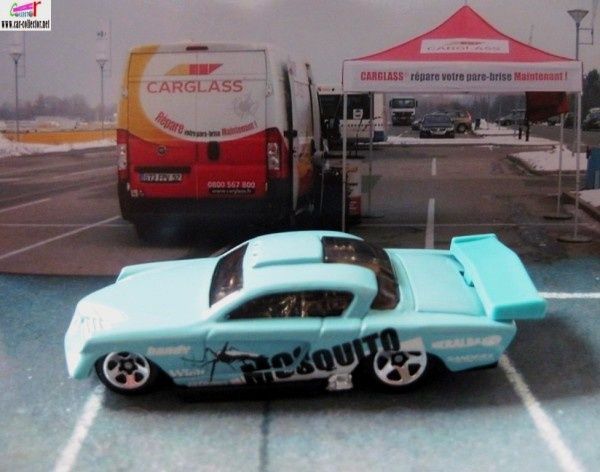 at-a-tude-studebaker-commander-starliner-1953-2002-237-hot-wheels-1-64