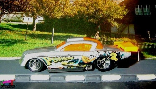 at-a-tude-studebaker-commander-starliner-1953-2000-038-speed-blaster-hot-wheels-1-64