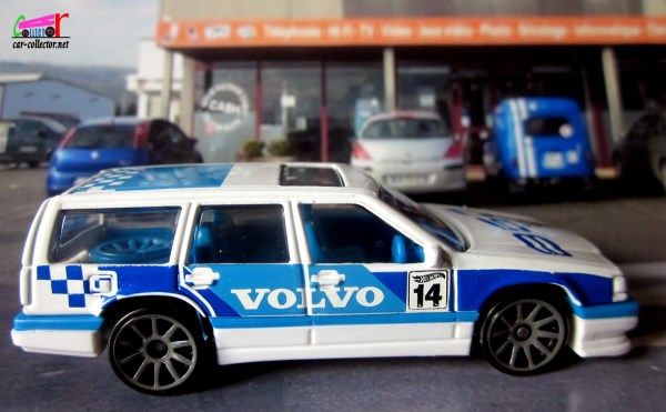 volvo-850-estate-hot-wheels-race-day-1-64-grand-epagny-annecy