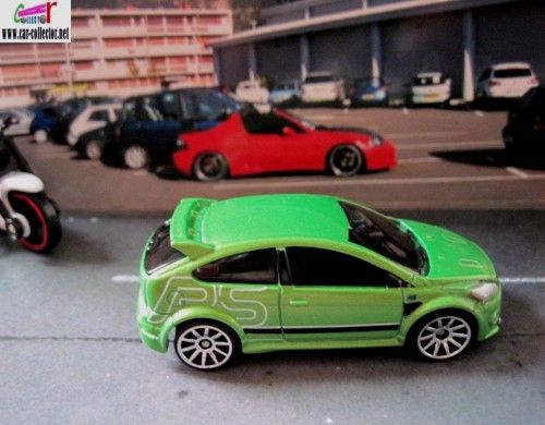09-ford-focus-rs-green-2009-all-stars-hot-wheels-2010-123