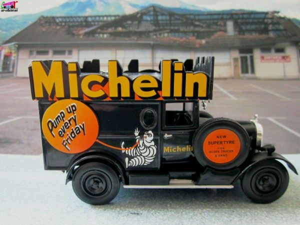 fascicule-numero-12-van-morris-cowley-1930-tyres-michelin-altaya