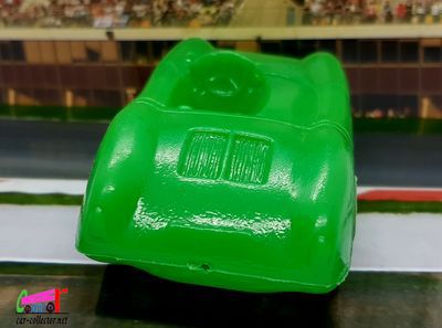 porsche-roadster-1500cc-peinture-verte-hecco-1-30-made-in-france-cadeau-baril-lessive-bonux