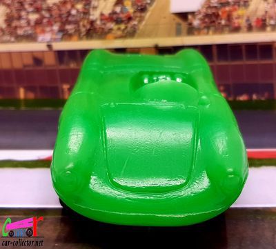 porsche-roadster-1500cc-peinture-verte-hecco-1-30-made-in-france-cadeau-baril-lessive-bonux