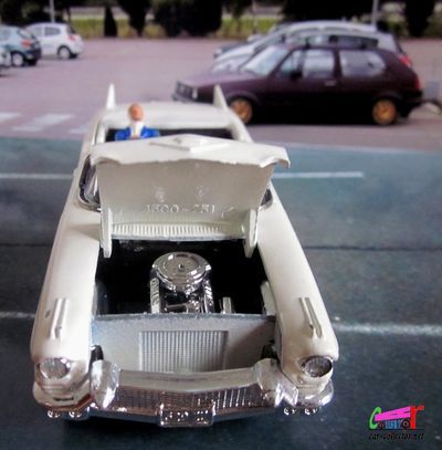 cadillac-eldorado-biarritz-1957-eisenhower-president-etats-unis-solido-sixties-1-43