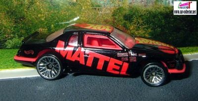 thunderbird-stocker-velocitor-hot-wheels