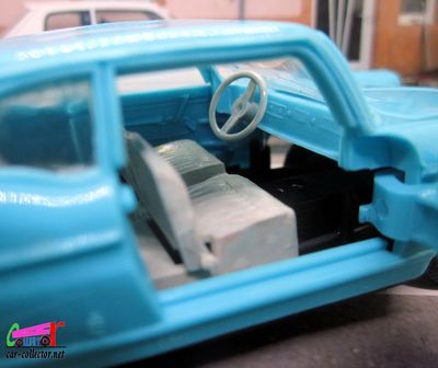 peugeot-coupe-404-peinture-bleu-turquoise-les-miniatures-de-norev