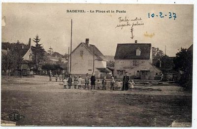 cpa-badevel-la-place-de-la-poste-et-de-la-fete-foraine