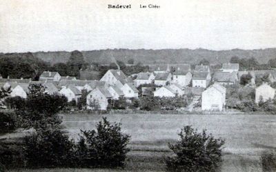 cpa-badevel-doubs-25-environs-de-montbeliard-vue-generale