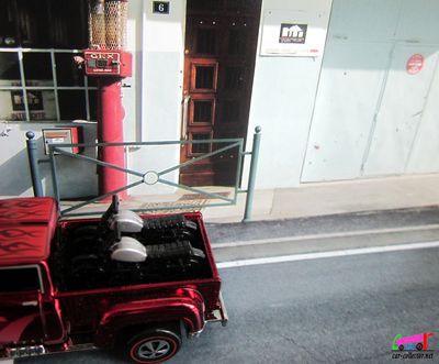 56-hi-tail-hauler-ford-f-100-pick-up-avec-2-motos-neo-classics-hot-wheels