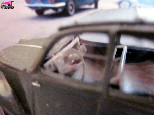 citroen-2cv-azlm-coffre-bombe-1956-norev-hachette