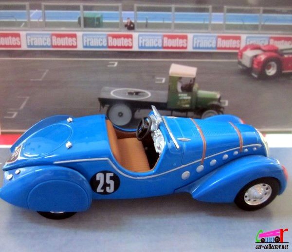 peugeot-302-darlmat-peinture-bleue-collection-hachette-norev