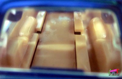 peugeot-504-break-gendarmerie-solido-1-43