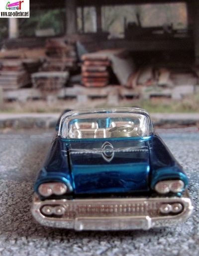 chevrolet-impala-1958-cabriolet-racing-champions-58-chevy-impala-convertible