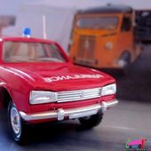les-modeles-peugeot-504-pompiers