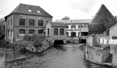 photo-ancienne-usine-solido-au-centre-ville