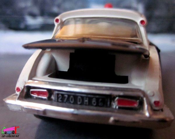 citroen-ds-police-1967-gyrophare-norev-scale-1-43