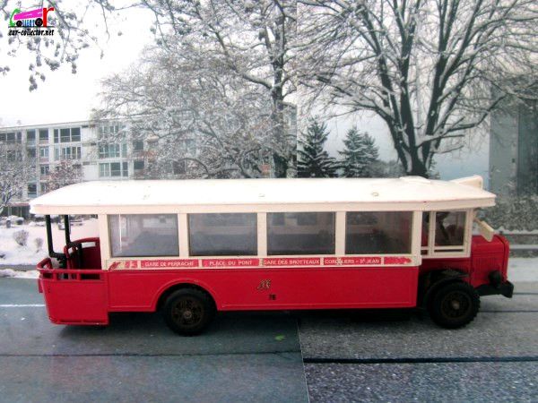 autobus-renault-tn6c-1934-vcr-vehicules-commerciaux-retro-solido-gare-de-perrache-place-du-pont