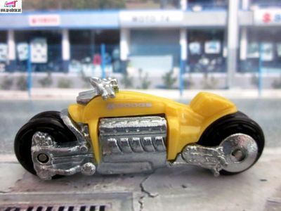 moto-dodge-tomahawk-yellow-hot-wheels-stars-2007
