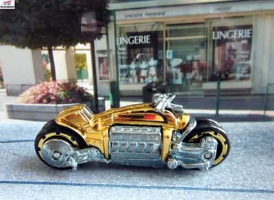 moto-dodge-tomahawk-gold-dcc-2004-hot-wheels