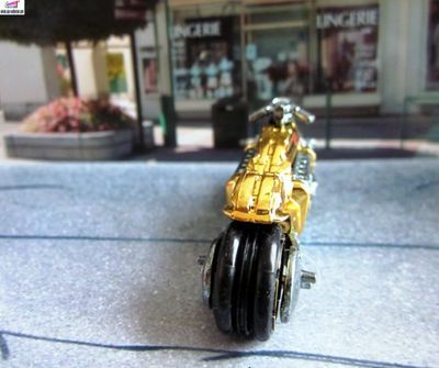 moto-dodge-tomahawk-gold-dcc-2004-hot-wheels