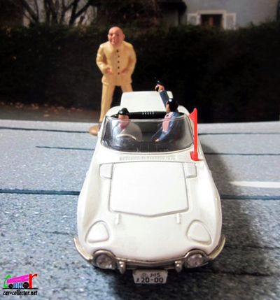 toyota-2000-gt-james-bond-007-film-on-ne-vit-que-deux-fois-corgi-ladder-143