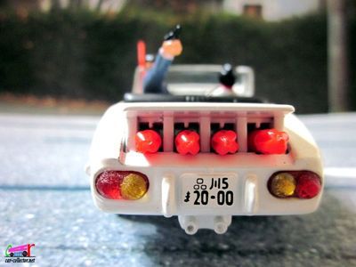 toyota-2000-gt-james-bond-007-film-on-ne-vit-que-deux-fois-corgi-ladder-143