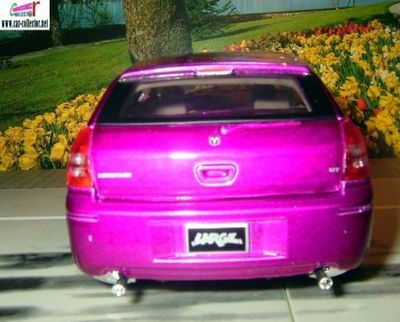 dodge-magnum-r/t-large-violette-portes-papillons-revell-ladder-125