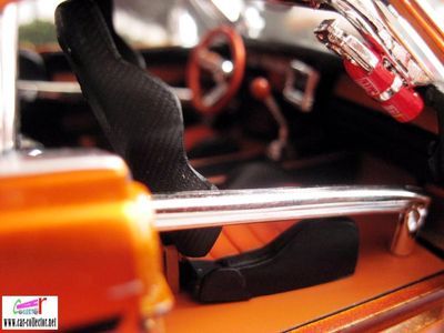 dodge-charger-r/t-tuning-josh-amstrong-custom-shop-maisto-scala-124