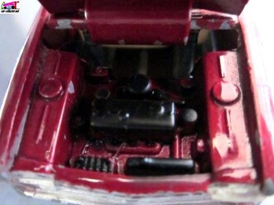 peugeot-204-berline-bordeaux-dinky-toys-france-meccano-echelle-143