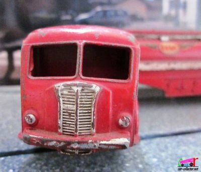 tracteur-panhard-movic-semi-remorque-citerne-station-esso-dinky-toys-made-in-france
