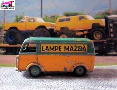 fourgon-peugeot-d3a-lampes-mazda-dinky-toys-meccano-france