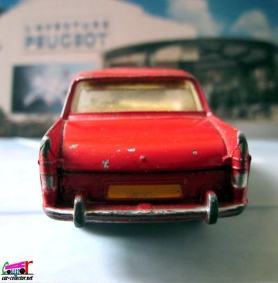 peugeot-404-berline-toit-ouvrant-dinky-toys-meccano-france