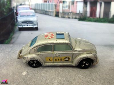 volkswagen-coccinelle-1302-majorette-cibie