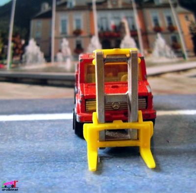 camion-mercedes-unimog-transpalettes-air-france-majorette