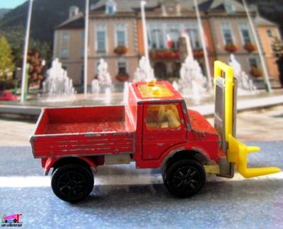 camion-mercedes-unimog-transpalettes-air-france-majorette