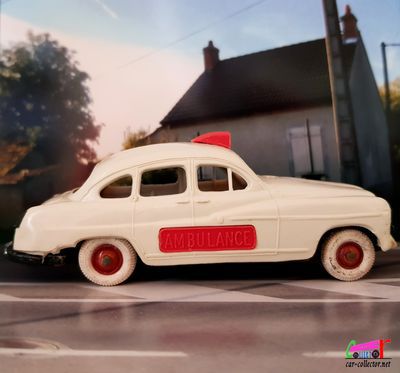 ford-vedette-limousine-sanitaire-ambulance-1954-norev