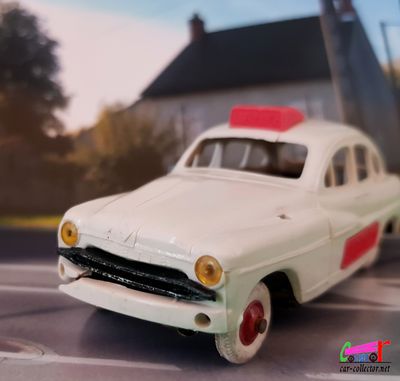 ford-vedette-ambulance-1954-norev
