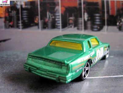 84-pontiac-grand-prix-race-world-movie-stunts-hot-wheels-