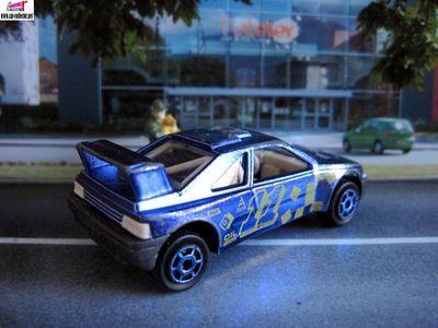 peugeot-405-turbo-16-chrome-bleu-majorette