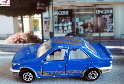 peugeot-405-mi-16-majorette-echelle-162