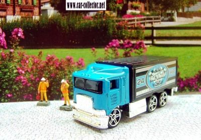 hiway-hauler-city-works-2009-hot-wheels