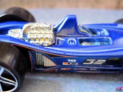 tor-speedo-2006-hot-wheels