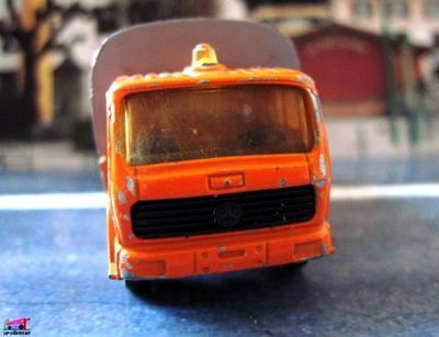 camion-poubelles-orange-ville-de-paris-majorette-1/100-refuse-truck